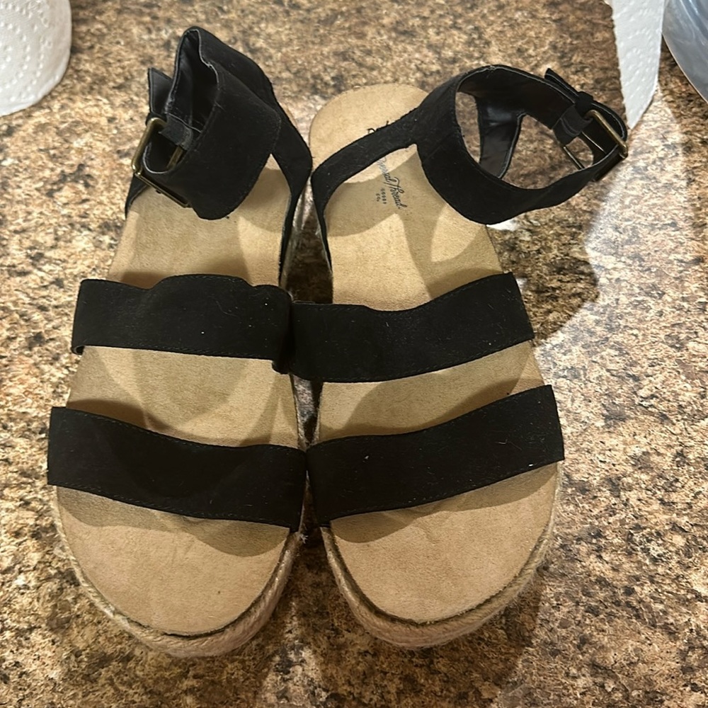 Universal Threads Black And Tan Platform Sandals,… - image 1